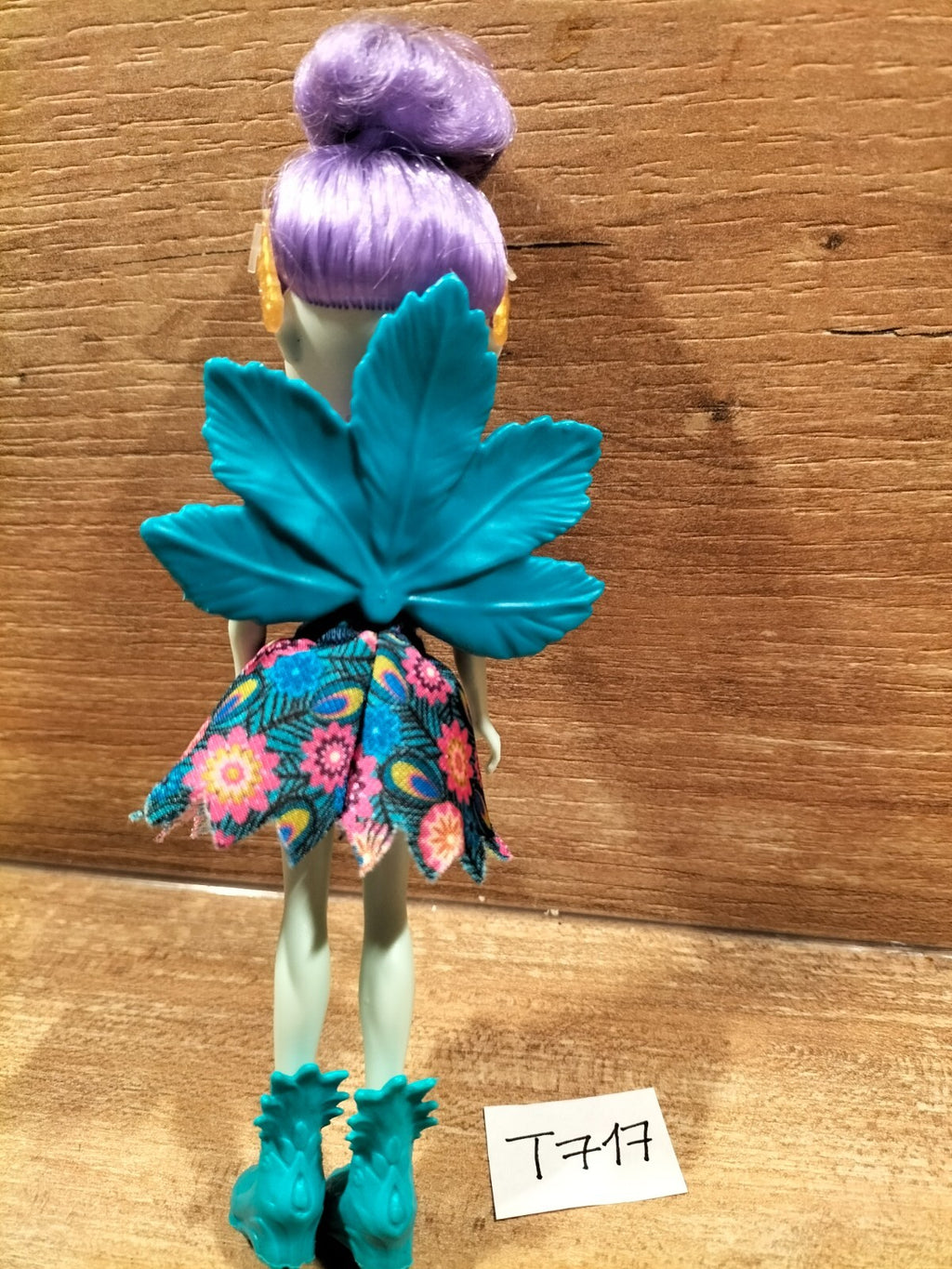 Doll No. T717: Enchantimals Peacock Patter - 15 cm