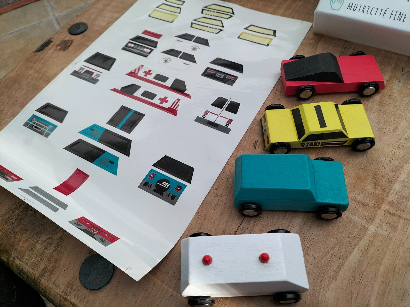 FLOYD City to Build: 100 Wooden Blocks and Vehicles