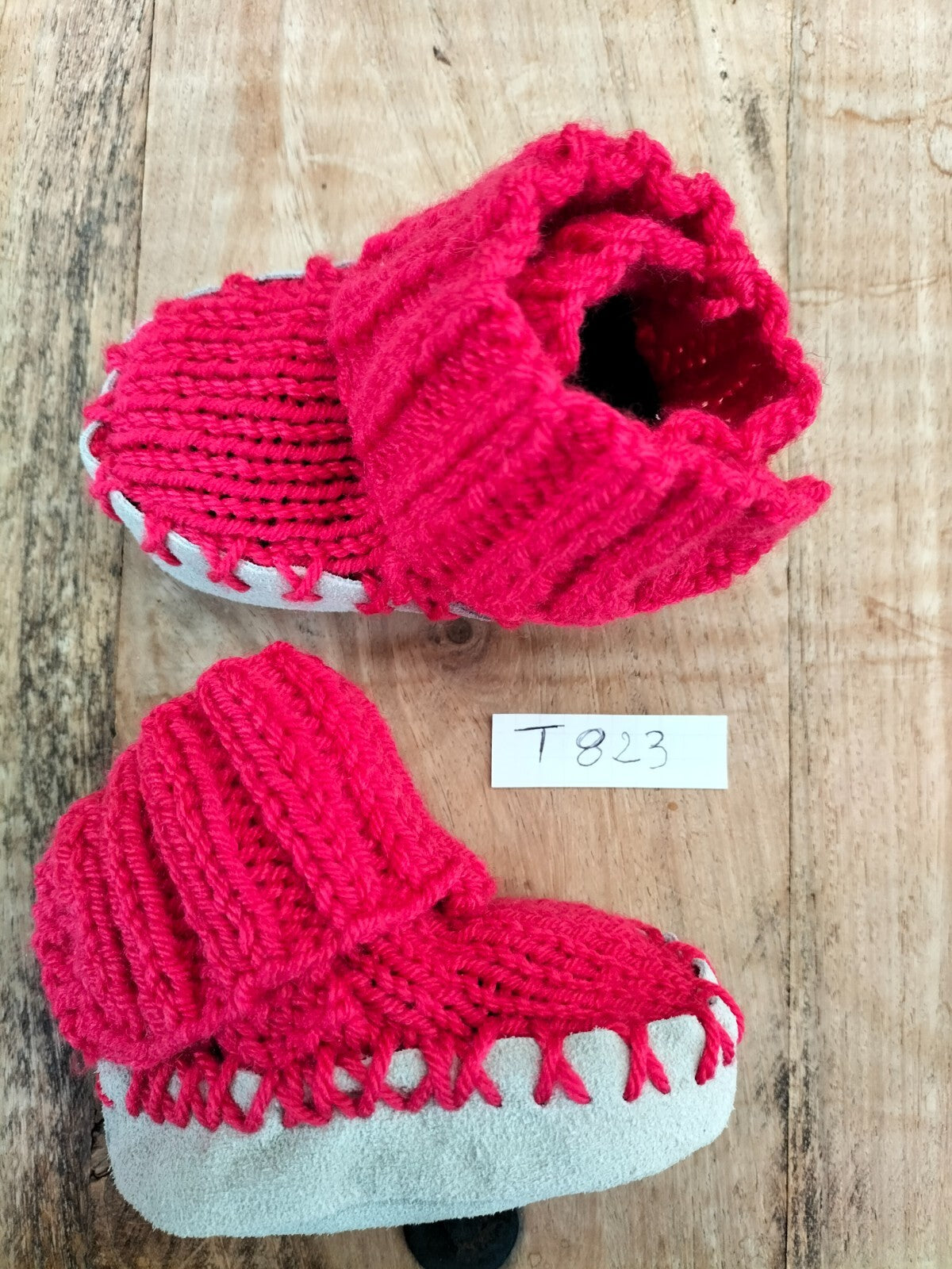 Baby booties no. T823 (0-6 months) Red Knit/suede/fur