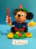 Figurine U057: Mickey Mouse painting Easter eggs, 4cm, Bully, Germany, 1985, Disney