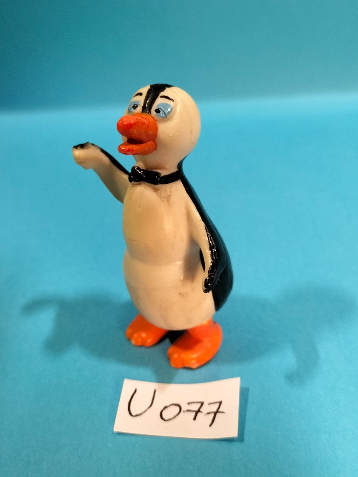 Figurine U077: Nestor the Penguin 1975 - 5cm penguin Brabo ORTF - slightly yellowed