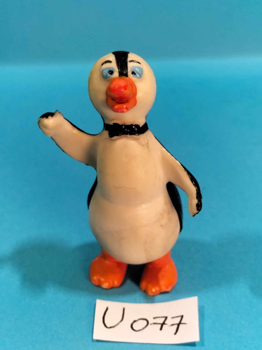 Figura U077: Néstor el Pingüino 1975 - Pingüino Brabo ORTF de 5 cm - ligeramente amarillento
