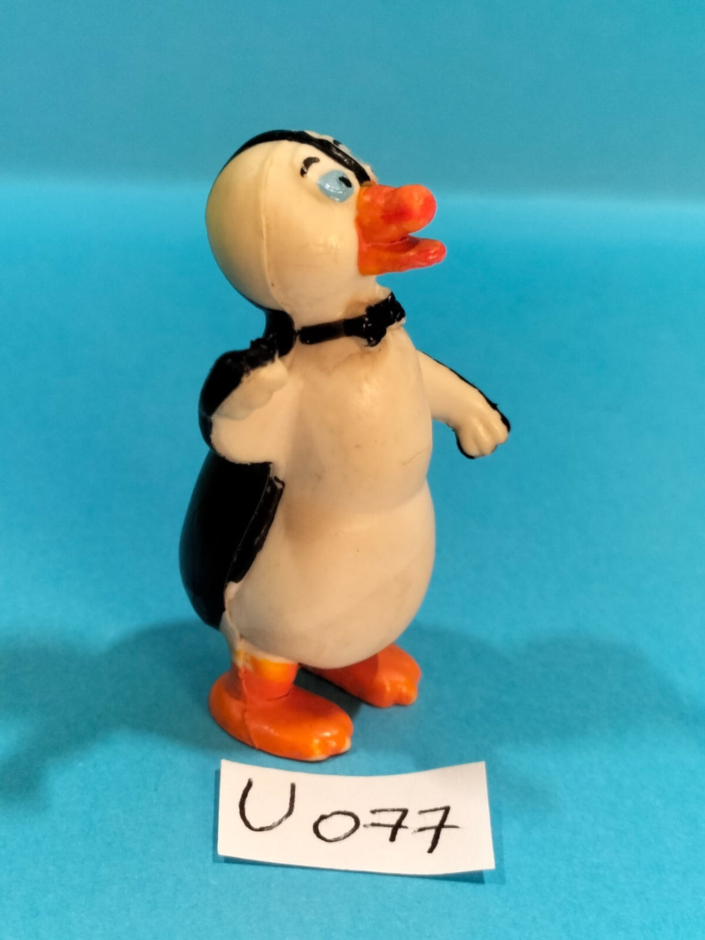 Figura U077: Néstor el Pingüino 1975 - Pingüino Brabo ORTF de 5 cm - ligeramente amarillento