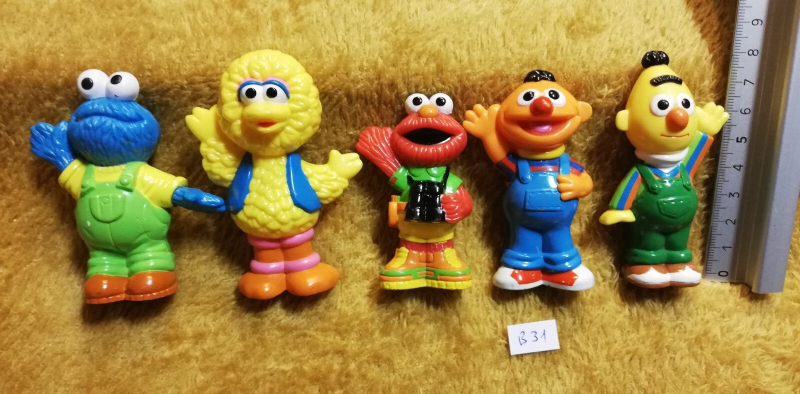 Lot B31 : 5 Figurines légères Enfants RUE SESAME street - Henson