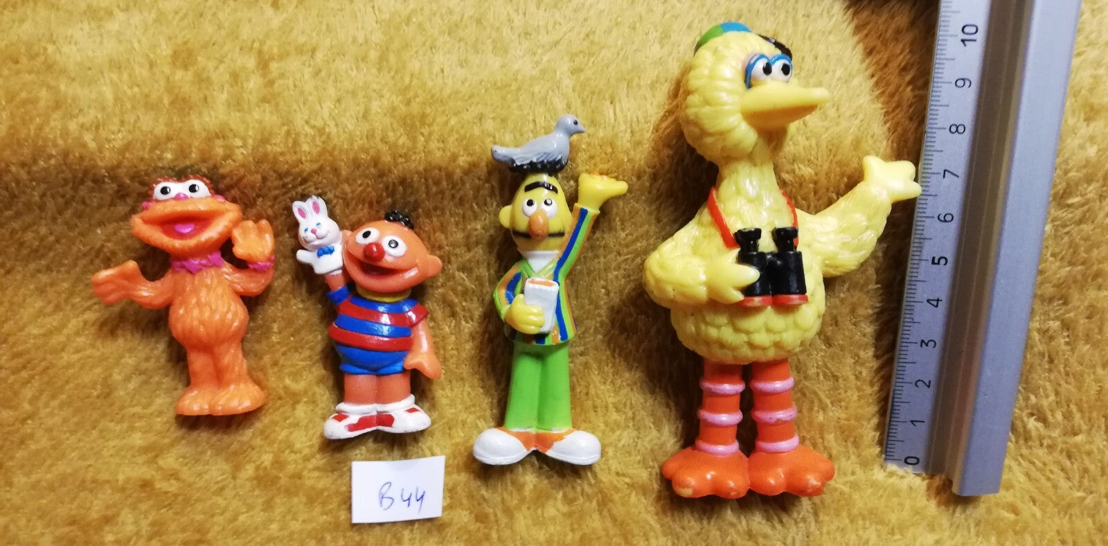Lot B44 : 4 Figurines RUE SESAME street Touristes Henson