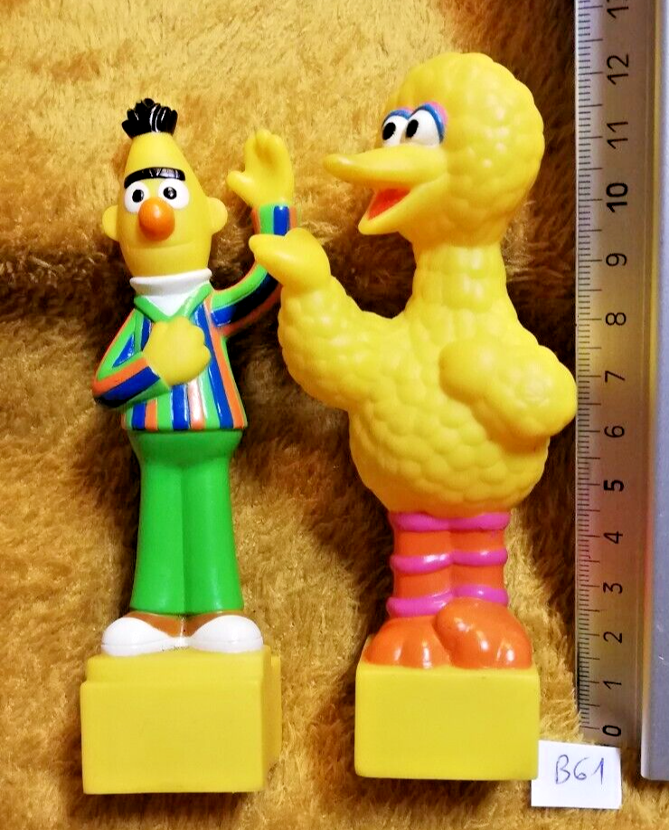 Lot B61 : 2 Figurines RUE SESAME street Henson Bert & Big bird