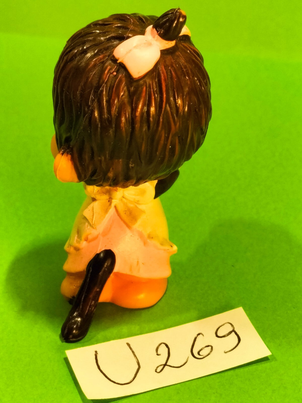 Figurine U269/U270 (your choice): Kiki waitress Monchichi 5.5cm Sekiguchi 1979