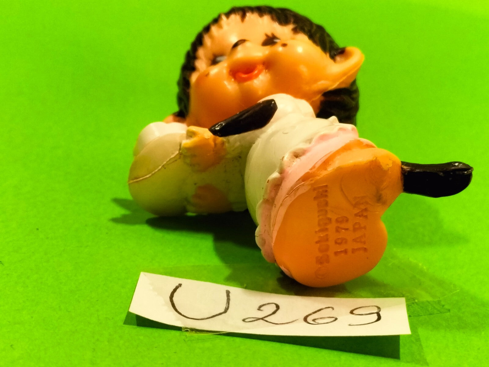 Figurine U269/U270 (your choice): Kiki waitress Monchichi 5.5cm Sekiguchi 1979