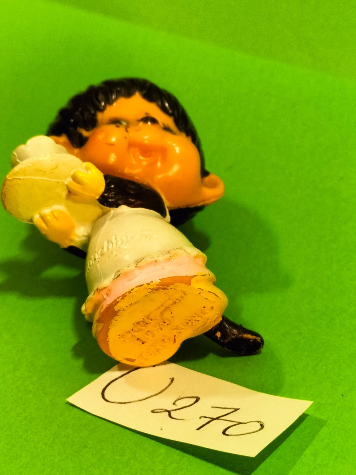 Figurine U269/U270 (your choice): Kiki waitress Monchichi 5.5cm Sekiguchi 1979