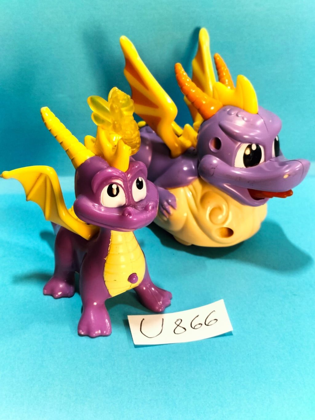 Lot U866: 2 Dragon Spyro figurines 7-10 cm