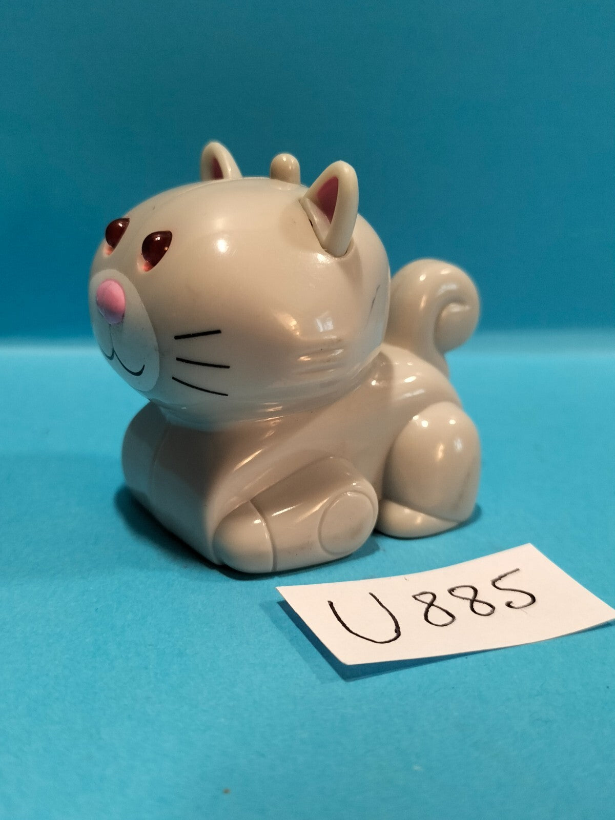 Figure U885: Micropets Cat 5cm Takara Tomy Burger-King 2003 out of service