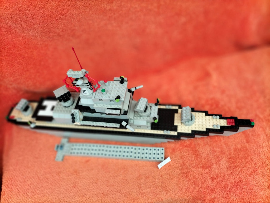 Lot V052: Mega Bloks Battleship 9760, almost complete
