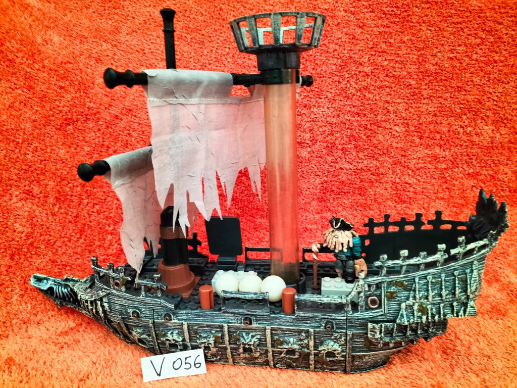Lot V056: Ship Pirates of the Caribbean at world's end Mega Bloks 1070
