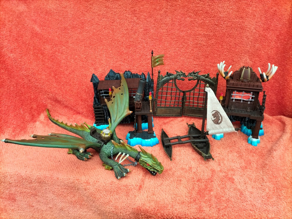 Lot V060: Dragon Krystal wars Marauder's cliff Mega Bloks 9885 with instructions