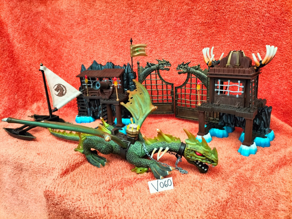 Lot V060: Dragon Krystal wars Marauder's cliff Mega Bloks 9885 with instructions