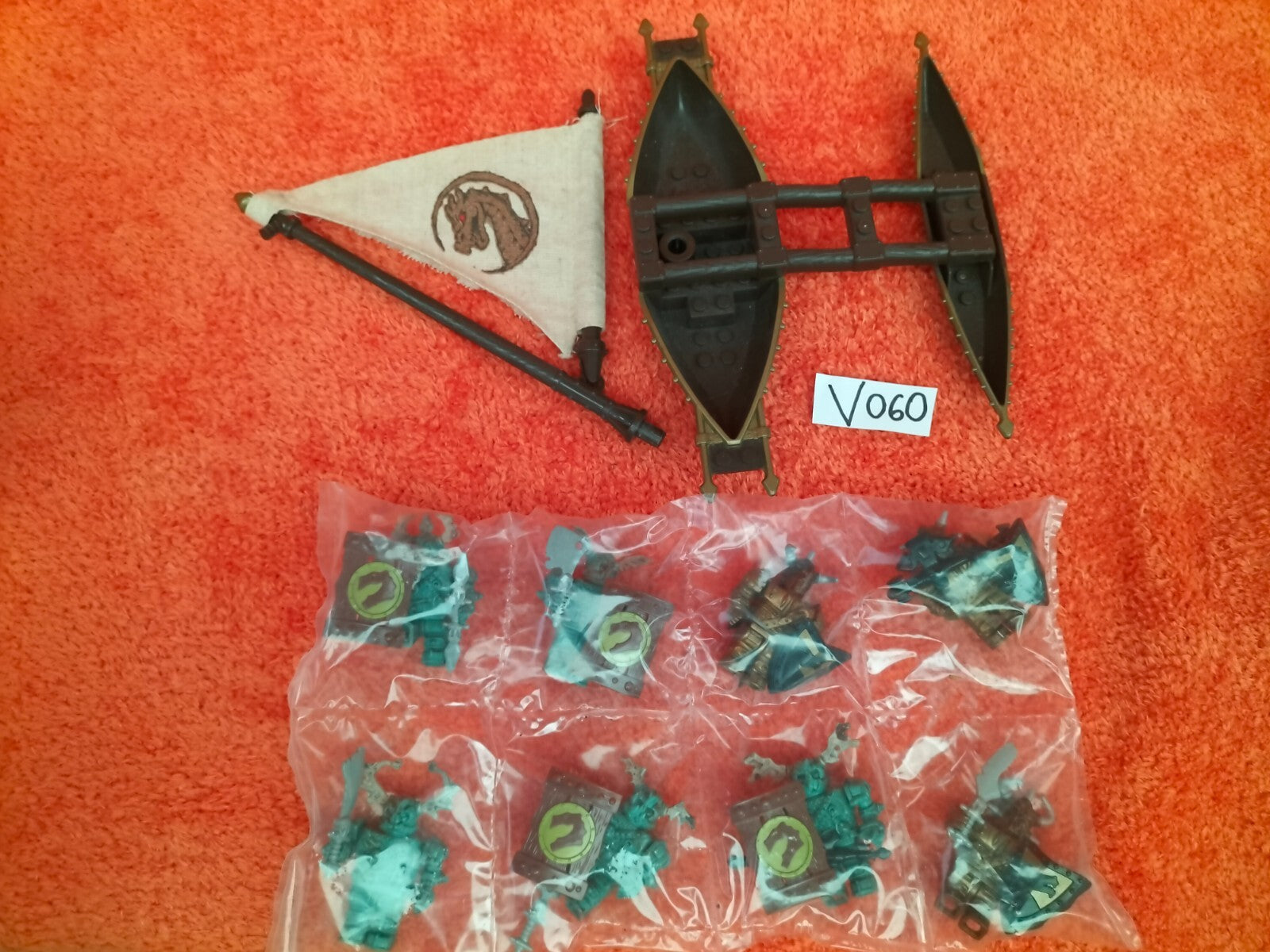 Lot V060: Dragon Krystal wars Marauder's cliff Mega Bloks 9885 with instructions