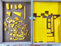Lot V066: 420g of Mega Bloks yellow loose pieces (compatible with Lego)