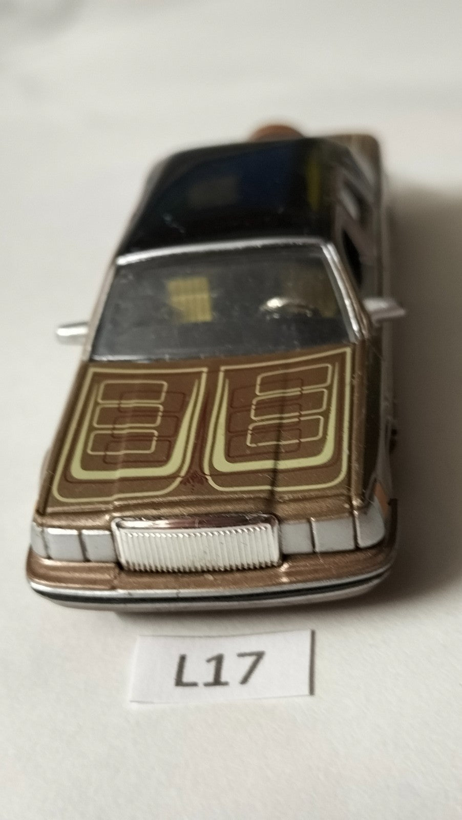 Car L17 Jada Toys '90 LINCOLN TOWN CAR LOWRIDER Homie Rollerz