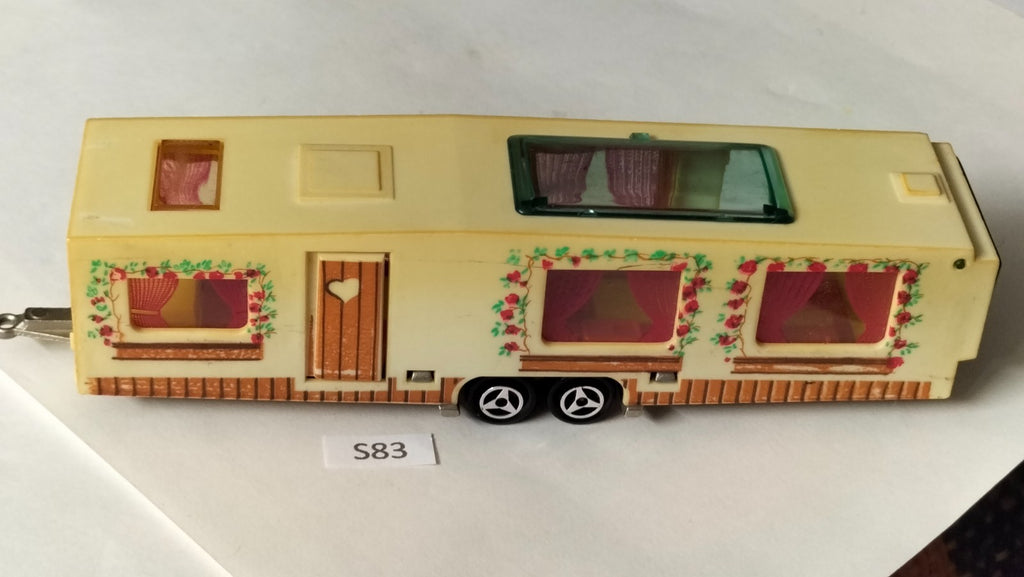Majorette S83 Car Residential Caravan 1/100 No. 370