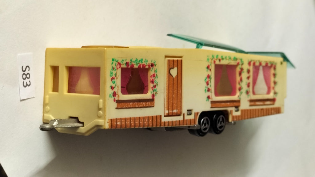 Majorette S83 Car Residential Caravan 1/100 No. 370