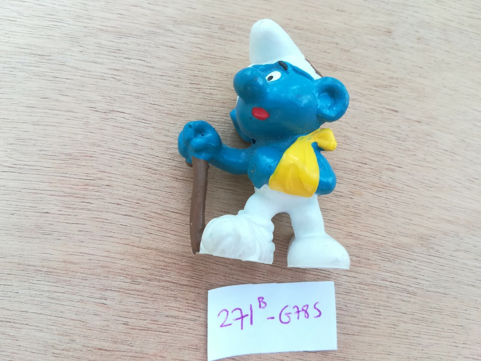 figurine SMURF 271B: Wounded - W.Germany 1978 Schleich / Smurf
